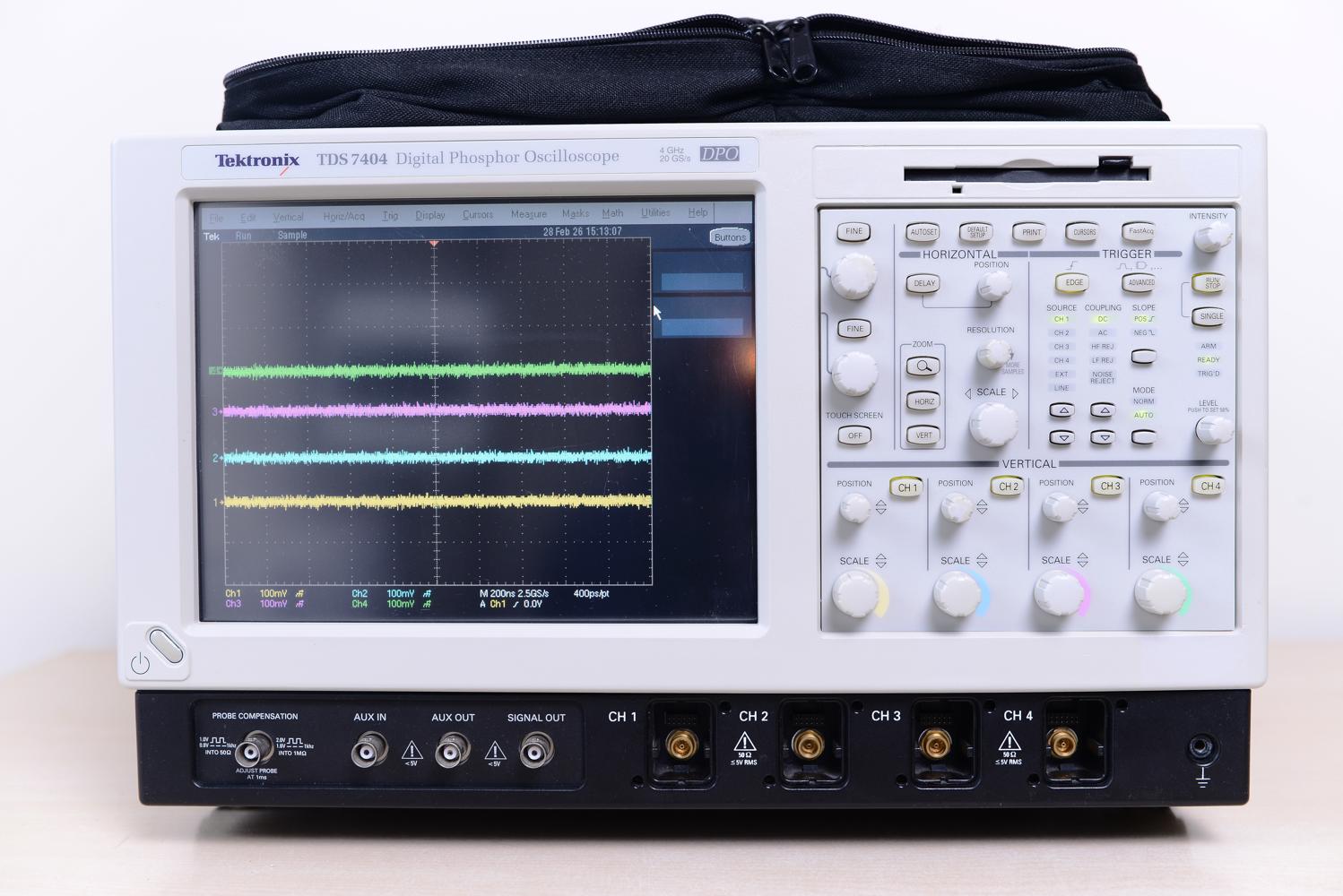Осциллограф Tektronix TDS7404